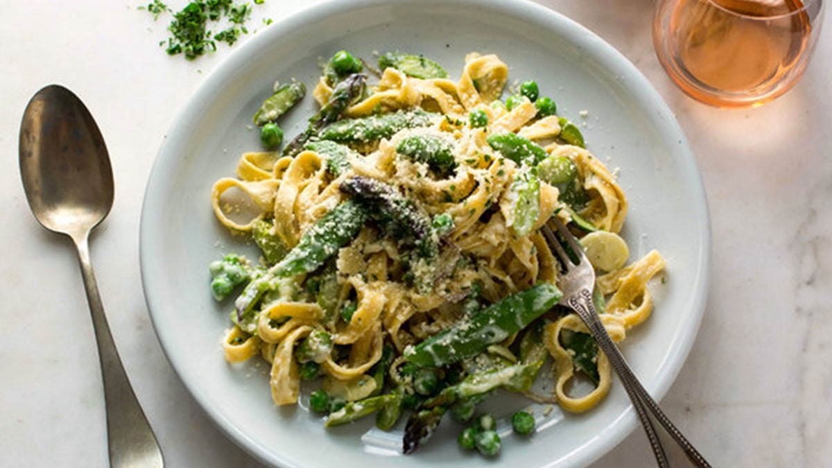 Hammertown Recipe Blog | Pasta Primavera with Asparagus and Peas