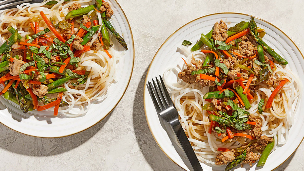 Hammertown Recipe Blog | Ground Turkey, Asparagus and Basil Stir Fry