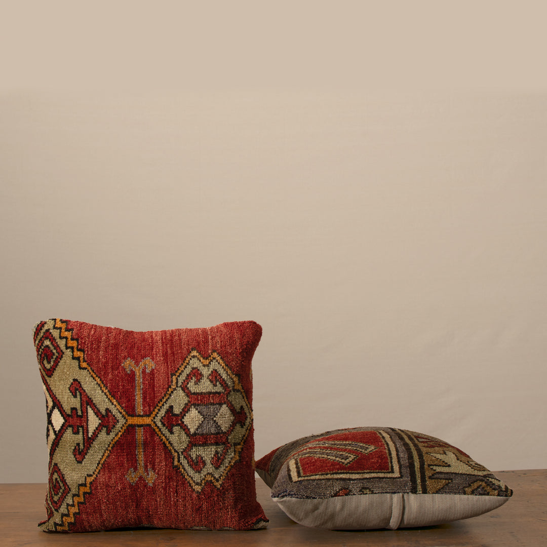 Vintage Rug Pillow - D (17x17)