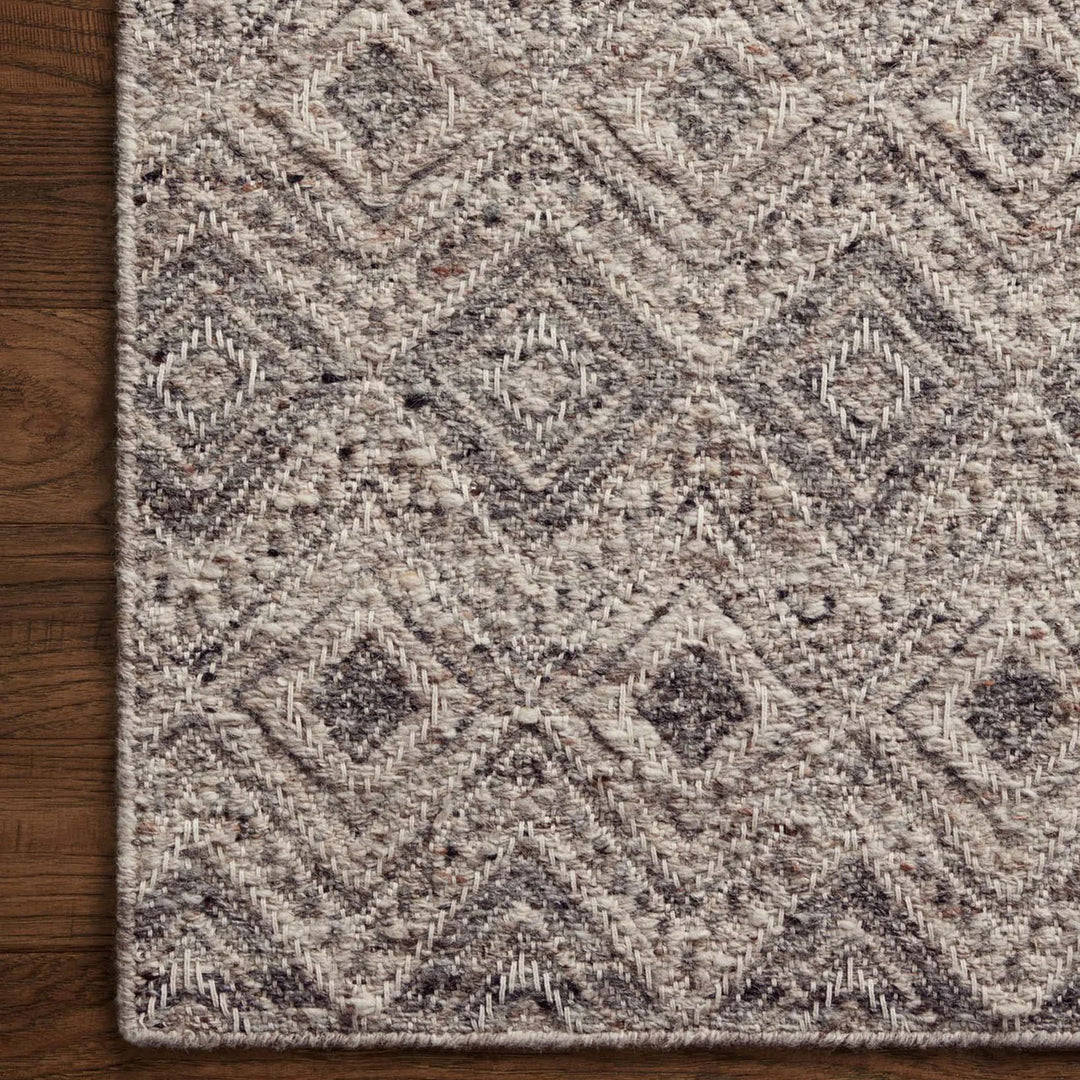 Raven Rug in Taupe/Grey 2.3x3.9