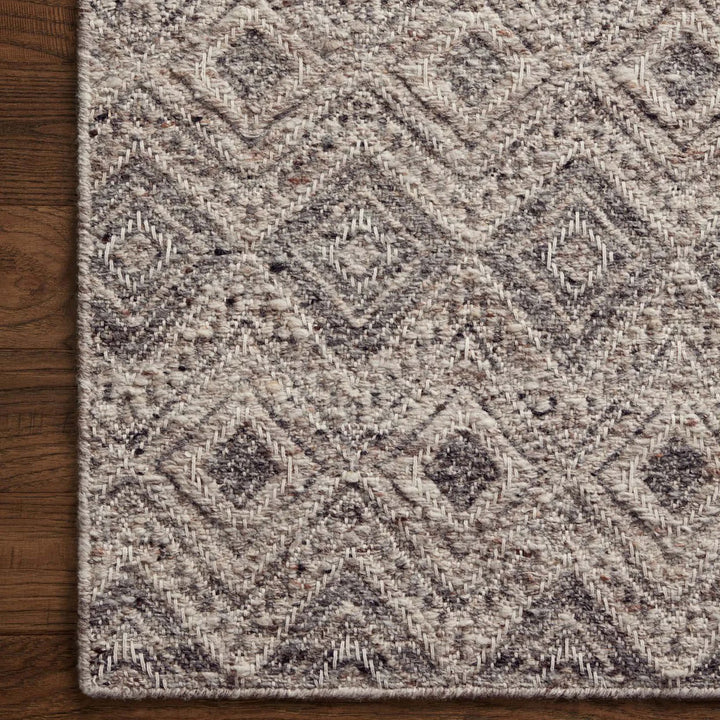 Raven Rug in Taupe/Grey 2.3x3.9