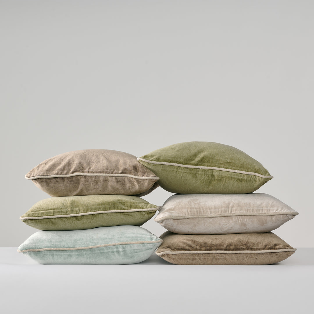 Heirloom Velvet Pillow in Moss (18x18)