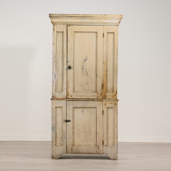 Very Early Connecticut Cupboard