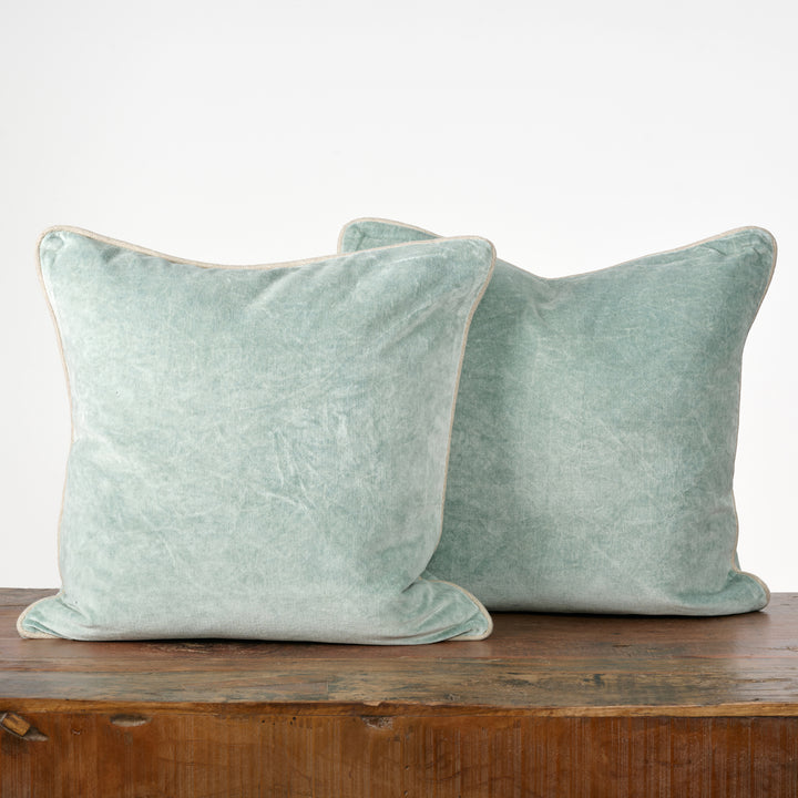 Heirloom Velvet Pillow in Green (18x18)