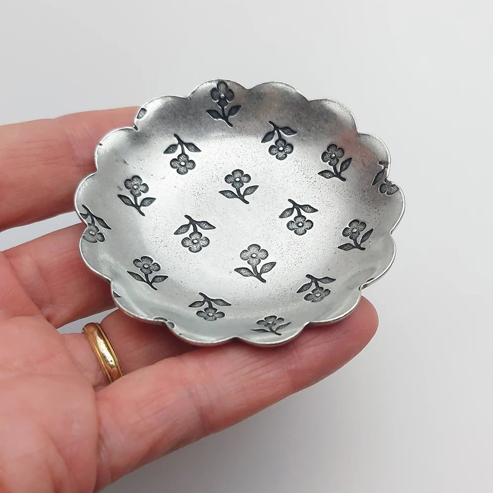Petite Scalloped Floral Ring Dish - Pewter