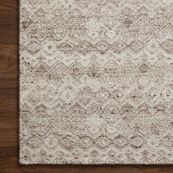 Raven Rug in Dove/Ivory 2.3x3.9