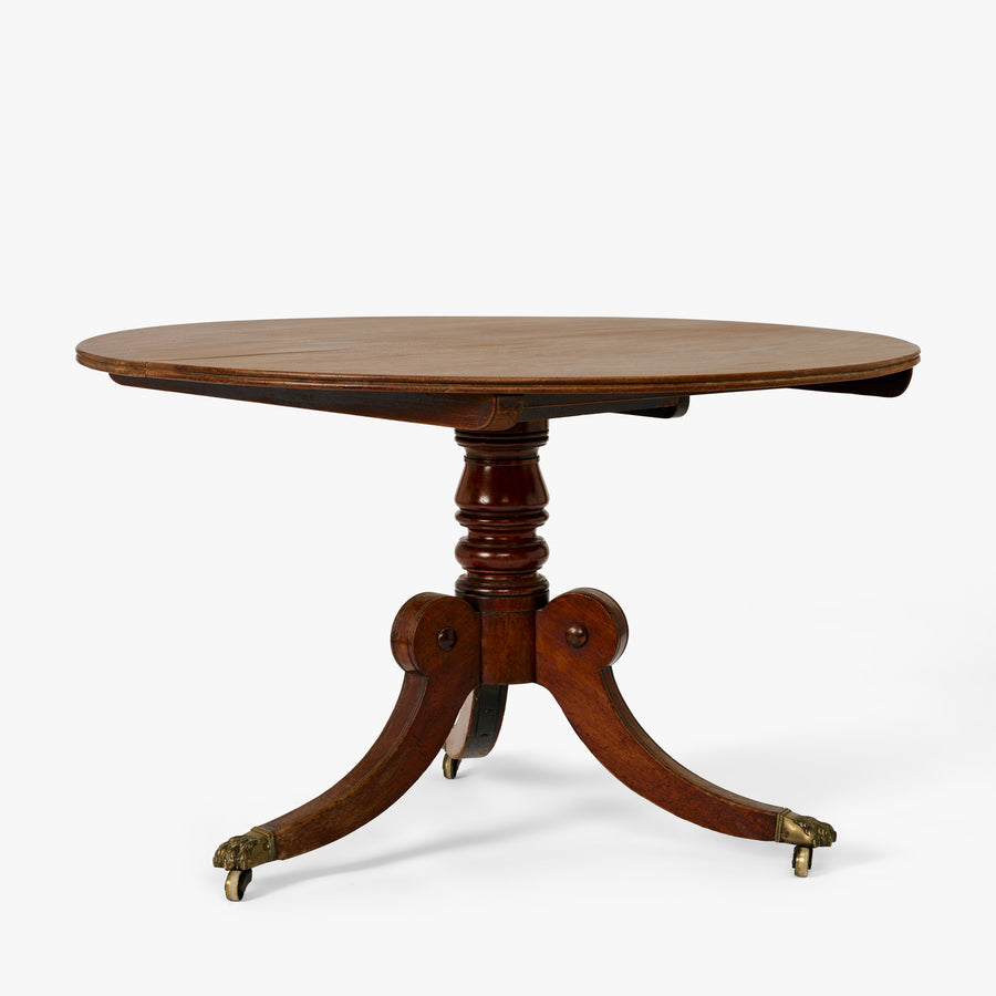 Vintage Belgium Round Table