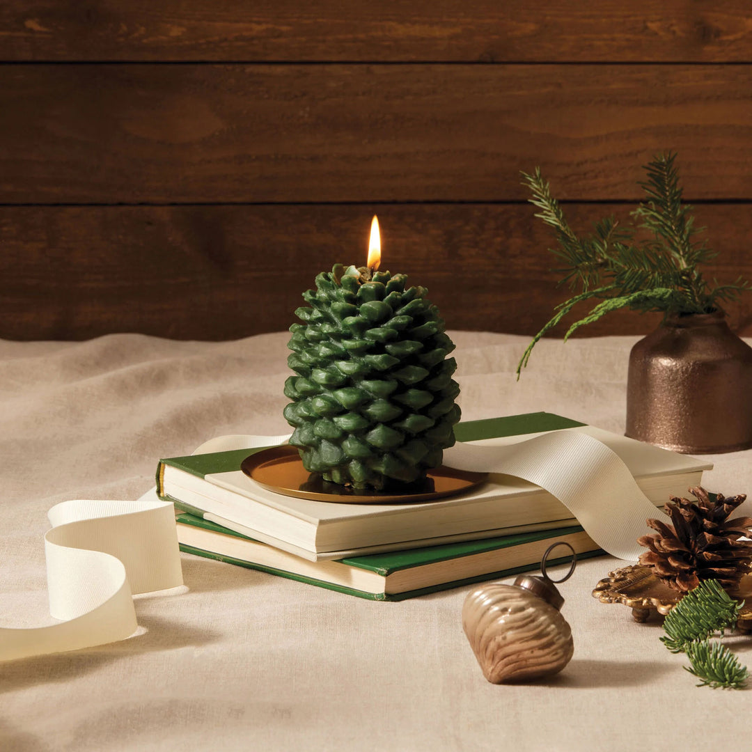 Frasier Fir Molded Petite Pinecone Candle