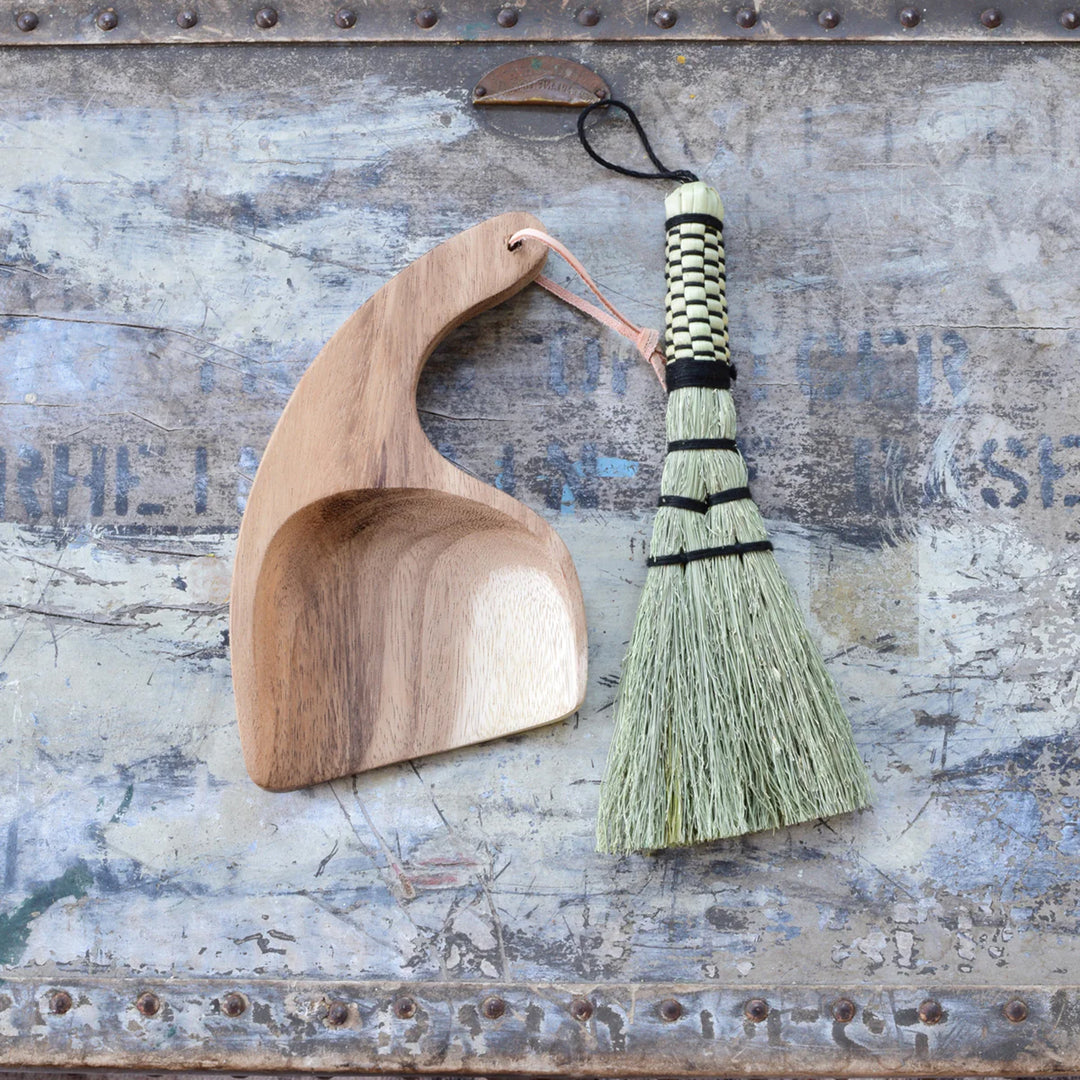 Sorghum Hand Broom & Dustpan Poppy/Dune Grass