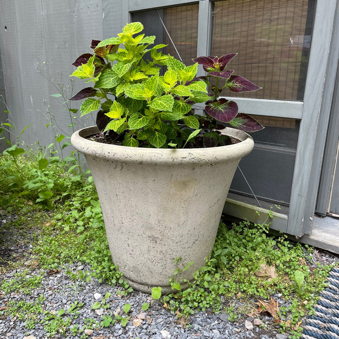 Lavastone Planter Andover Medium (22x19)