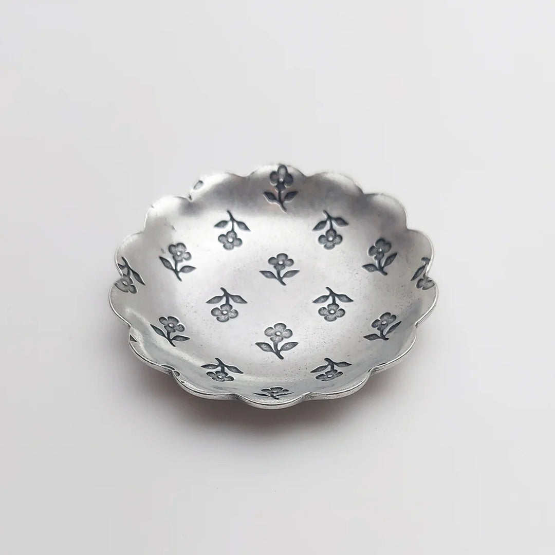 Petite Scalloped Floral Ring Dish - Pewter