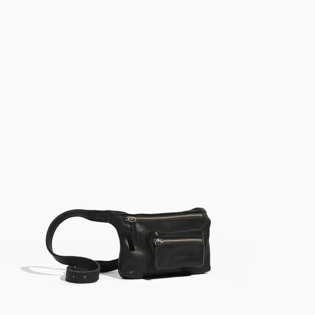 Colegiales Leather Fannypack in Black