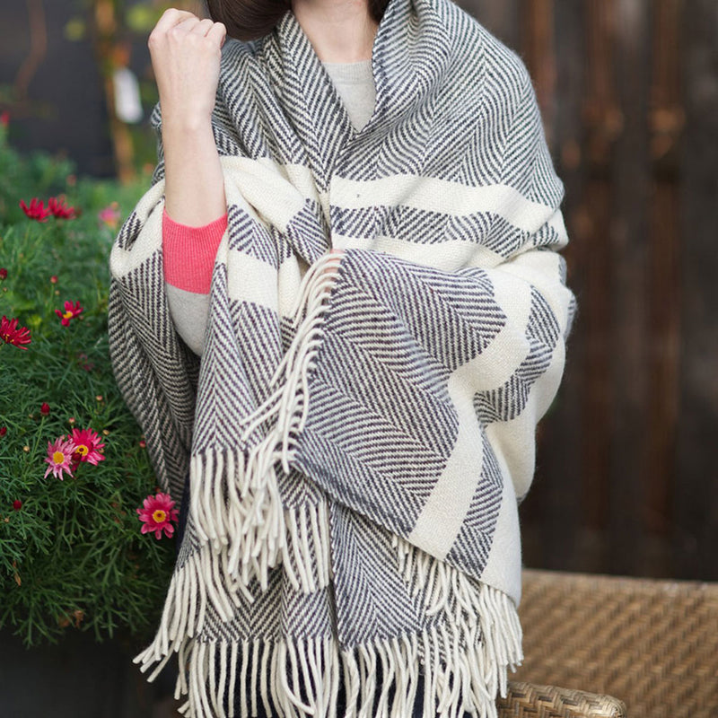 Heavy Donegal Irish Throw in Grey